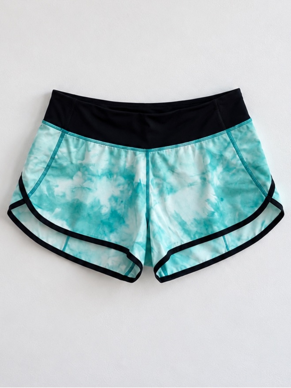 Lululemon Size 6 Aqua Tie Dye Running Shorts Black Trim
